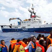 Salvare vite, pensando tutti i «se» del mondo. E soccorrere ancora