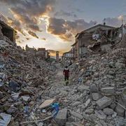 2016 - Sisma ad Amatrice. Trump vince negli Usa