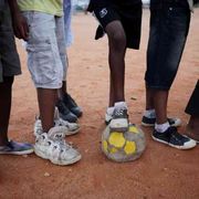 Tra sogni e affari illeciti, la tratta dei baby campioni colpisce ancora