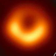 Fotografato un buco nero: «Abbiamo visto l'invisibile»