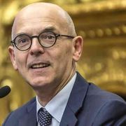 Calcoli e miopie nella tenaglia contro il sociale