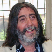 Il compleanno di sabbia di padre Pierluigi, ostaggio