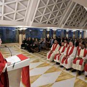 Il Papa: il diavolo distrugge l'uomo perché Dio si è fatto come noi