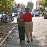 Impresa difficile e possibile è curare i nostri vecchi