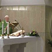 Il Papa: Dio piange per noi quando ci allontaniamo da Lui