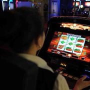 È l'azzardo la vera pandemia: 1.830 euro di spesa pro capite