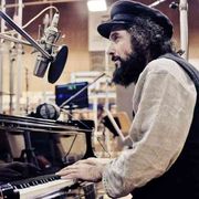Vinicio Capossela: «Nel mio “Bestiario d'amore” la canzone incontra il sacro»