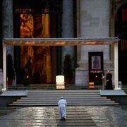 Ecco le parole del Papa nella preghiera straordinaria in San Pietro