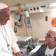 Muore il suo piccolo amico Vincenzo, il Papa scrive alla famiglia
