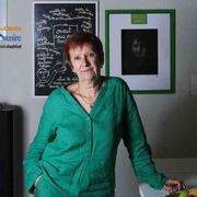 Teresa, la "donna in verde" che aiuta i migranti al confine di Ventimiglia