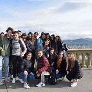 Il prof in bici, coi libri: «Mi riprendo i ragazzi»