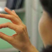 «Tra dolore e solitudine il mio aborto con la pillola»