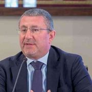 Niente campagne ideologiche contro il virus serve unità