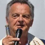 Riccione: don Giorgio l'allievo di don Benzi che diceva Messa al Palasport