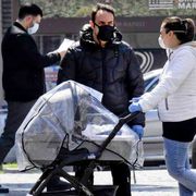 Nella crisi globale delle nascite l'Italia è a un bivio