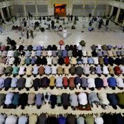 Al-Azhar: «Vaccinarsi non è violare il Ramadan»