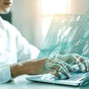 Oltre la «società dei dati» una nuova libertà analogica