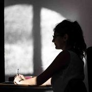 Ma con l'identità di genere si vuole annullare la donna