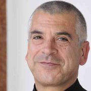 In questo tempo più che mai «verso l'alto e verso l'altro»