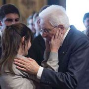 Le mani del presidente Mattarella. E i suoi 80 anni