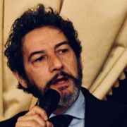 La distrazione non manca ricca di notizie non d'umanità