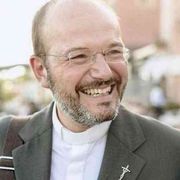 Non è uguale eppure sì