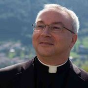 «Così l'arte di oggi guarda all'infinito e ci parla di Dio»