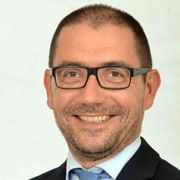 Una proposta: si smetta di odiare tanto chi soffre