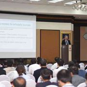 Un tarlo sta rovinando la ricerca: si chiama “pubblica o muori”