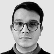 Eppure c'è una tenerezza che porta via dalla guerra