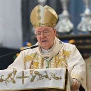 I 12 anni di monsignor Nosiglia a Torino: giovani, lavoro e Sindone