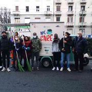 La solidarietà viaggia in apecar. Anzi, in "ApeCare"