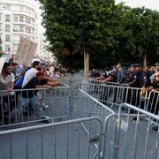 Rischio di involuzione autoritaria nel voto che spacca la Tunisia