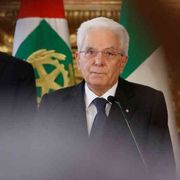 «Se ami la gente, la gente ti ama». Auguri, presidente Mattarella