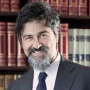 C'è un'ingiustizia «sospesa», soldi da ridare ai poveri