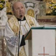 L'addio di Imola a don Luca Dalfiume: «Il santo? Un vero uomo»