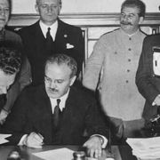 Molotov-Ribbentrop, il patto chiave che ha segnato tutto il Novecento