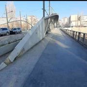 Kosovska Mitrovica, città di serbi e albanesi divisi dal fiume. Anche a Natale