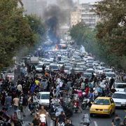 Svolta: l’Iran in crisi vende beni pubblici