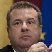 Dividendi fossili della guerra, il verde della pace