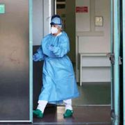 Infermieri in calo, ospedali e Rsa in crisi. Li cercheremo all’estero