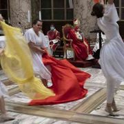 La danza della vita da cui l'esule viene estromesso
