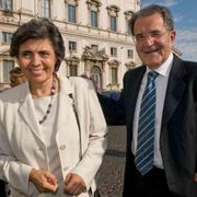 Papa Francesco scrive a Prodi. Oggi i funerali della moglie Flavia Franzoni