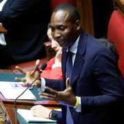 Soumahoro: «Ululati mentre parlavo». Ma per la maggioranza non c'è razzismo