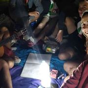 Chi dorme, chi canta, chi guarda il cielo: la notte della veglia alla Gmg