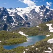 Contro l’assalto alla montagna servono poesia e resistenza civile