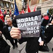 Mancini-Salvarani: l'antidoto alla guerra è un “di più” di umanità