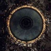 Israele si ferma. E al Muro 1.400 candele illuminano il buio