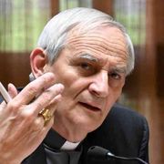 «È l’indifferenza la nemica della vita». Il nuovo libro di Zuppi