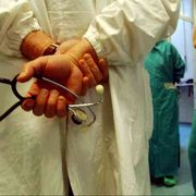 Per la sanità una cura di giustizia contro la medicina che discrimina